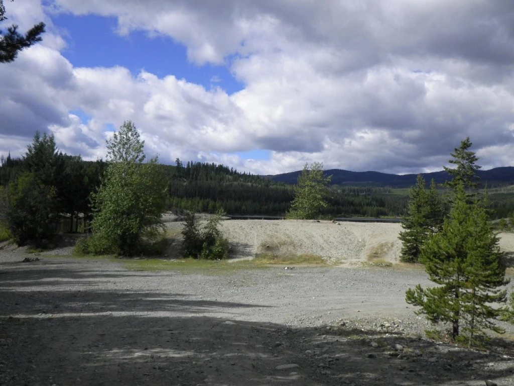 Photo: Recreation Sites and Trails BC. © Province of British Columbia, licensed under the Open Government Licence – British Columbia. Peachland Lake