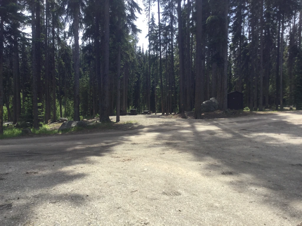 Photo: Recreation Sites and Trails BC. © Province of British Columbia, licensed under the Open Government Licence – British Columbia. Island Lake