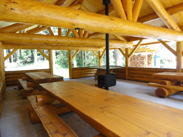 Photo: Recreation Sites and Trails BC. © Province of British Columbia, licensed under the Open Government Licence – British Columbia. Weaver Lake Group Site, photo 5