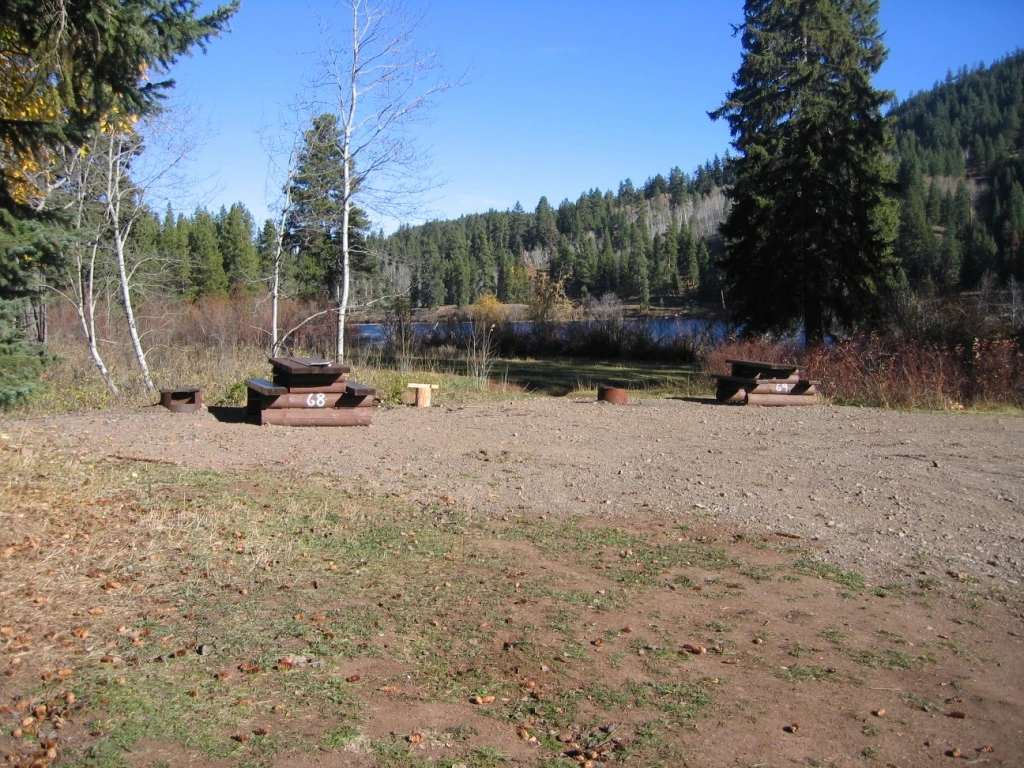 Photo: Recreation Sites and Trails BC. © Province of British Columbia, licensed under the Open Government Licence – British Columbia. Davis Lake, photo 8