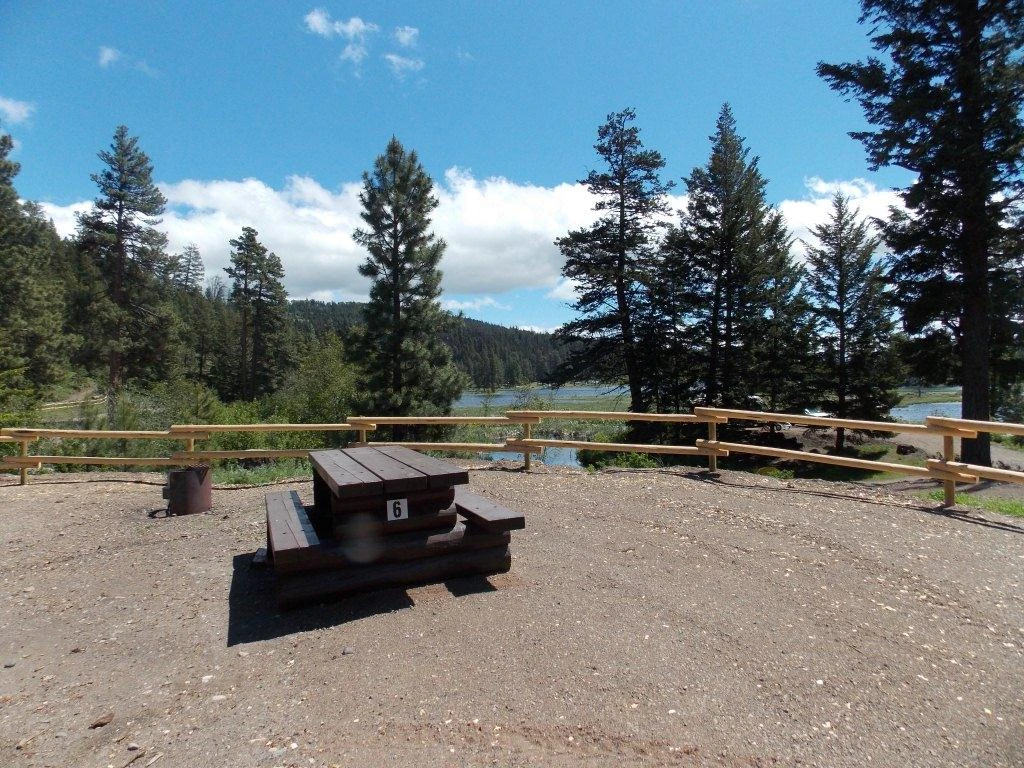 Photo: Recreation Sites and Trails BC. © Province of British Columbia, licensed under the Open Government Licence – British Columbia. Boss Lake, photo 3