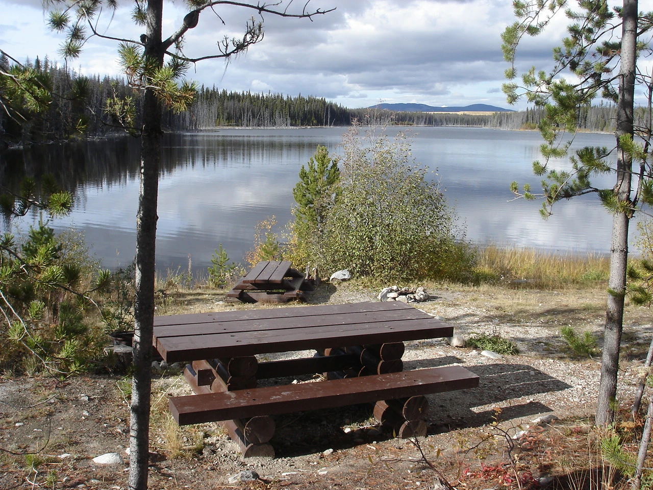 Photo: Recreation Sites and Trails BC. © Province of British Columbia, licensed under the Open Government Licence – British Columbia. Billy Lake, photo 3
