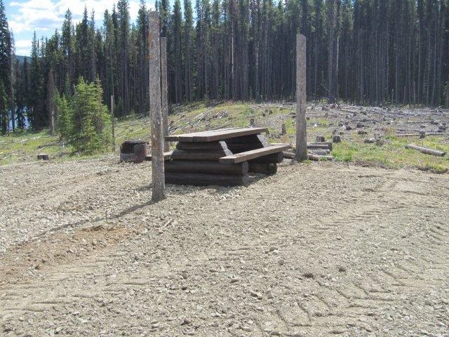 Photo: Recreation Sites and Trails BC. © Province of British Columbia, licensed under the Open Government Licence – British Columbia. Elkhart Lake