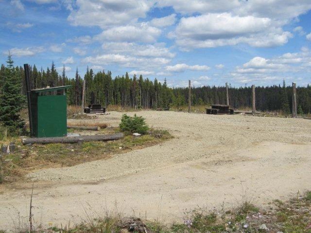 Photo: Recreation Sites and Trails BC. © Province of British Columbia, licensed under the Open Government Licence – British Columbia. Elkhart Lake, photo 2