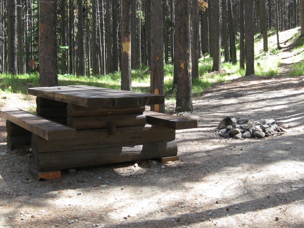 Photo: Recreation Sites and Trails BC. © Province of British Columbia, licensed under the Open Government Licence – British Columbia. Bob'S Lake, photo 4