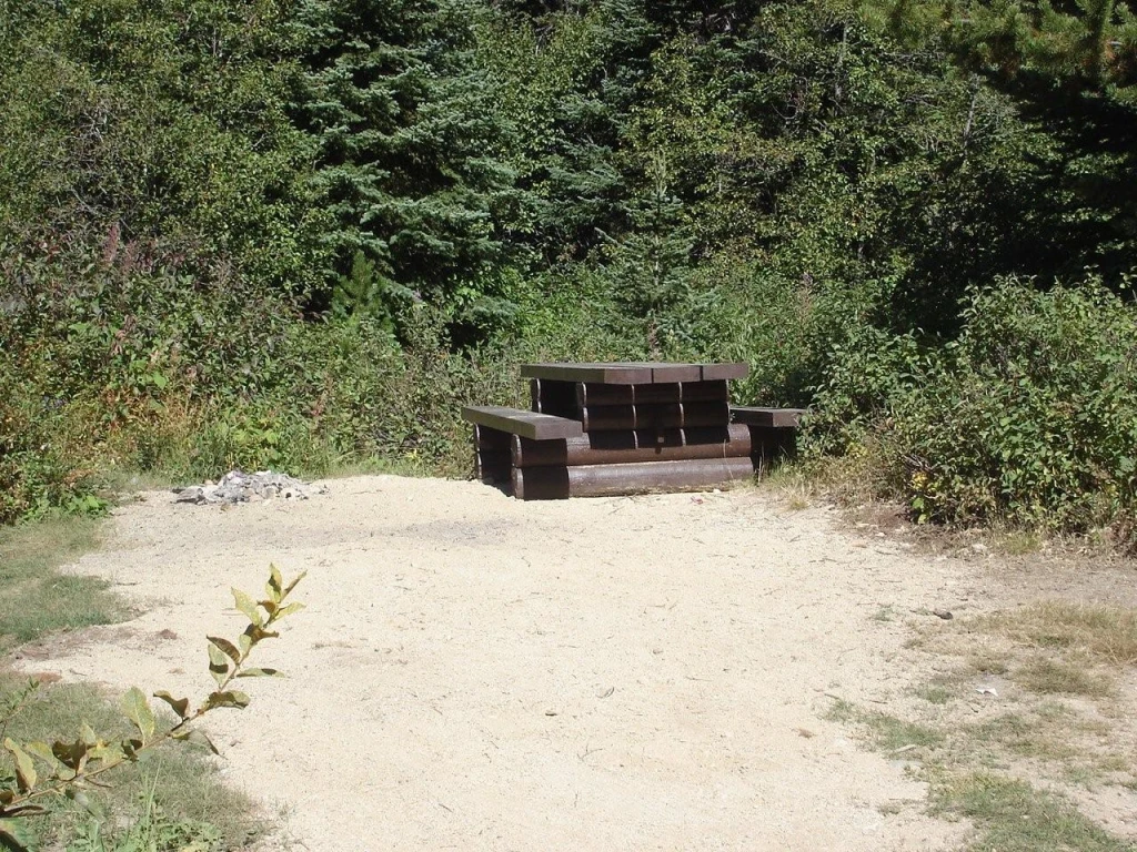 Photo: Recreation Sites and Trails BC. © Province of British Columbia, licensed under the Open Government Licence – British Columbia. Murray Lake South, photo 2