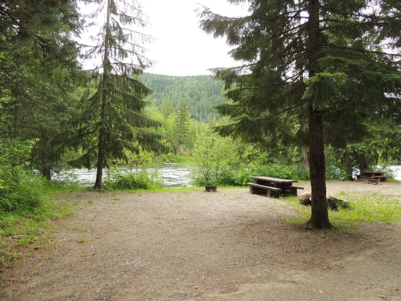 Photo: Recreation Sites and Trails BC. © Province of British Columbia, licensed under the Open Government Licence – British Columbia. COOKE CREEK, photo 6