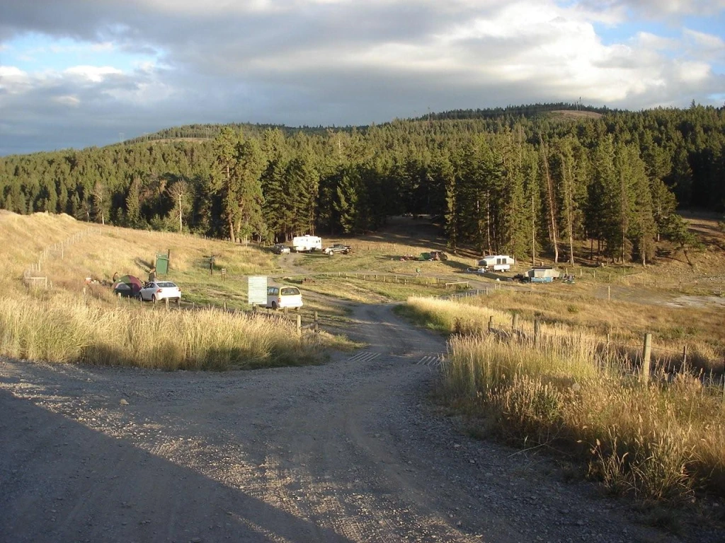 Photo: Recreation Sites and Trails BC. © Province of British Columbia, licensed under the Open Government Licence – British Columbia. Marquart Lake, photo 3