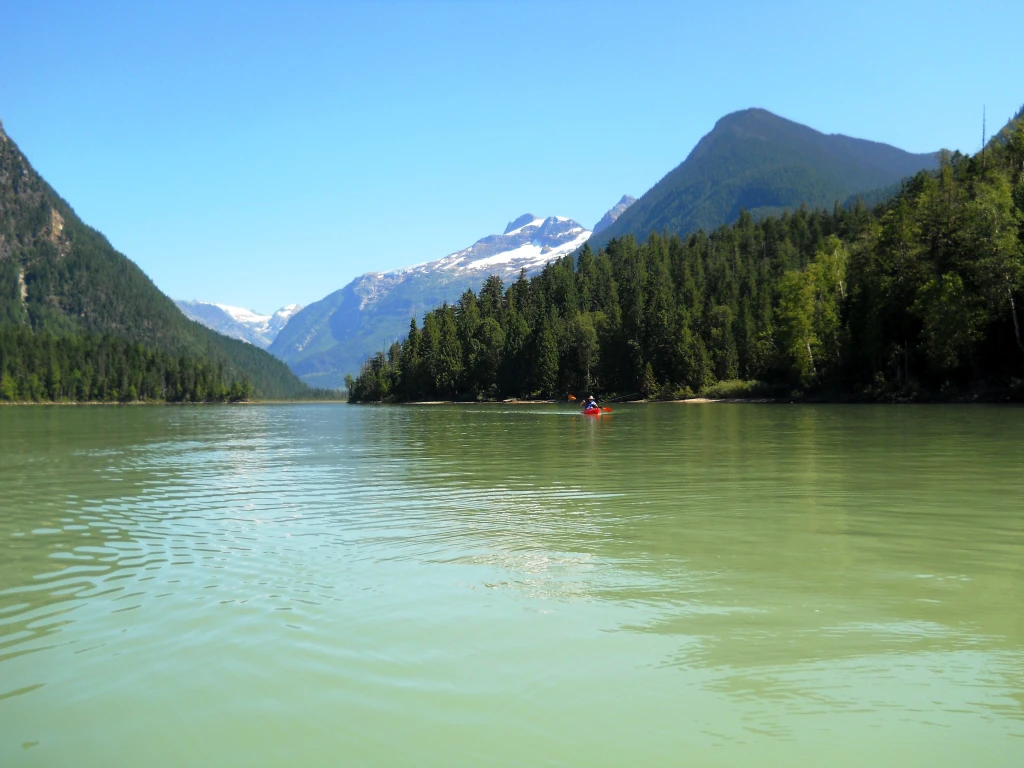 Photo: Recreation Sites and Trails BC. © Province of British Columbia, licensed under the Open Government Licence – British Columbia. Mud Lake West, photo 6