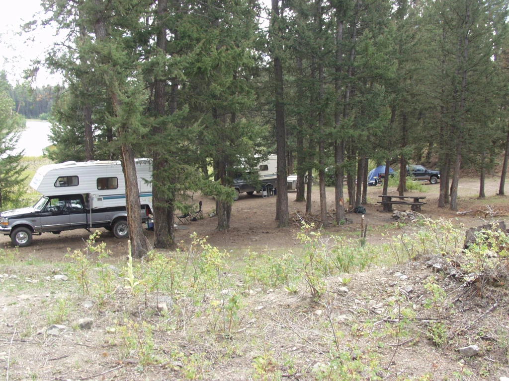 Photo: Recreation Sites and Trails BC. © Province of British Columbia, licensed under the Open Government Licence – British Columbia. Gillis Lake West, photo 6