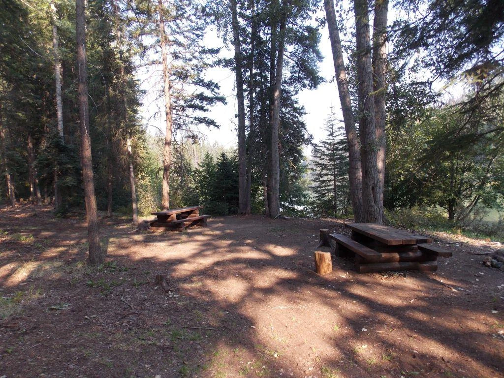 Photo: Recreation Sites and Trails BC. © Province of British Columbia, licensed under the Open Government Licence – British Columbia. Marshall Creek, photo 2