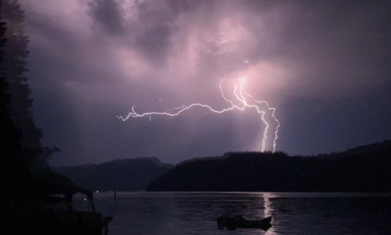 Photo: Recreation Sites and Trails BC. © Province of British Columbia, licensed under the Open Government Licence – British Columbia. Cottonwood Beach, photo 9