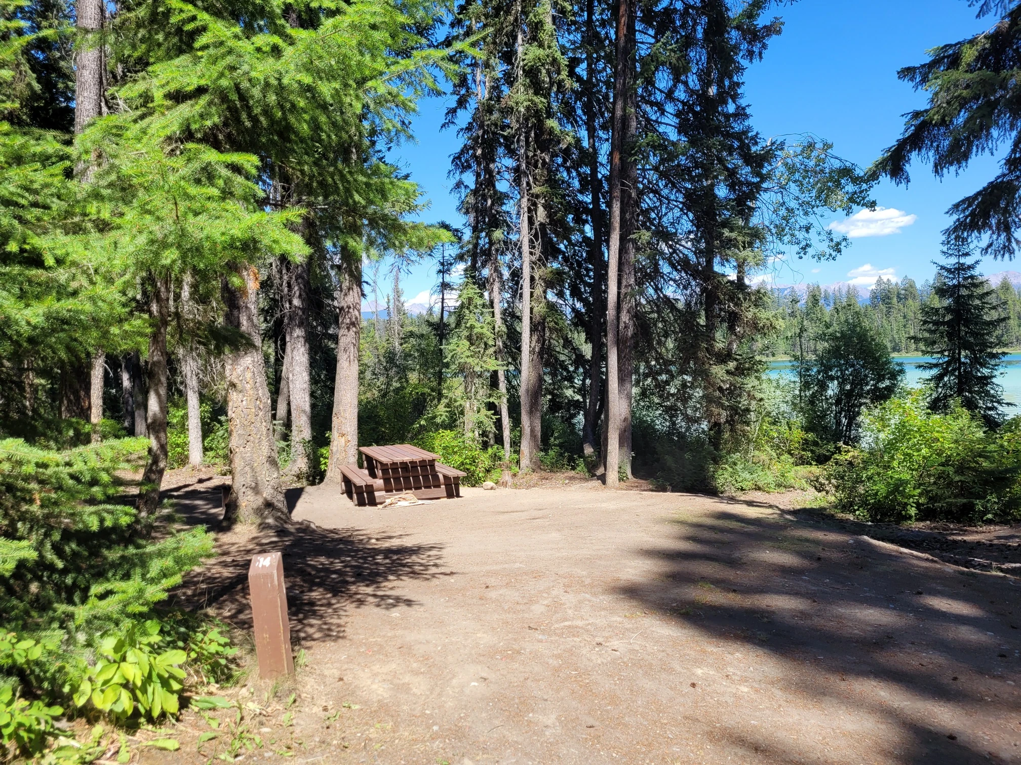 Photo: Recreation Sites and Trails BC. © Province of British Columbia, licensed under the Open Government Licence – British Columbia. Cartwright Lake, photo 3