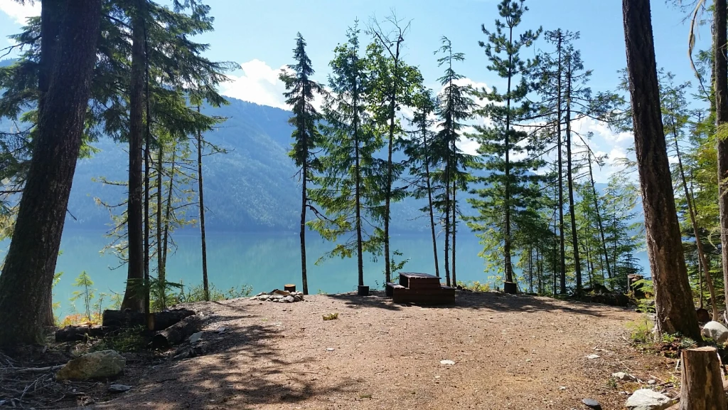 Photo: Recreation Sites and Trails BC. © Province of British Columbia, licensed under the Open Government Licence – British Columbia. Hadow Creek, photo 5