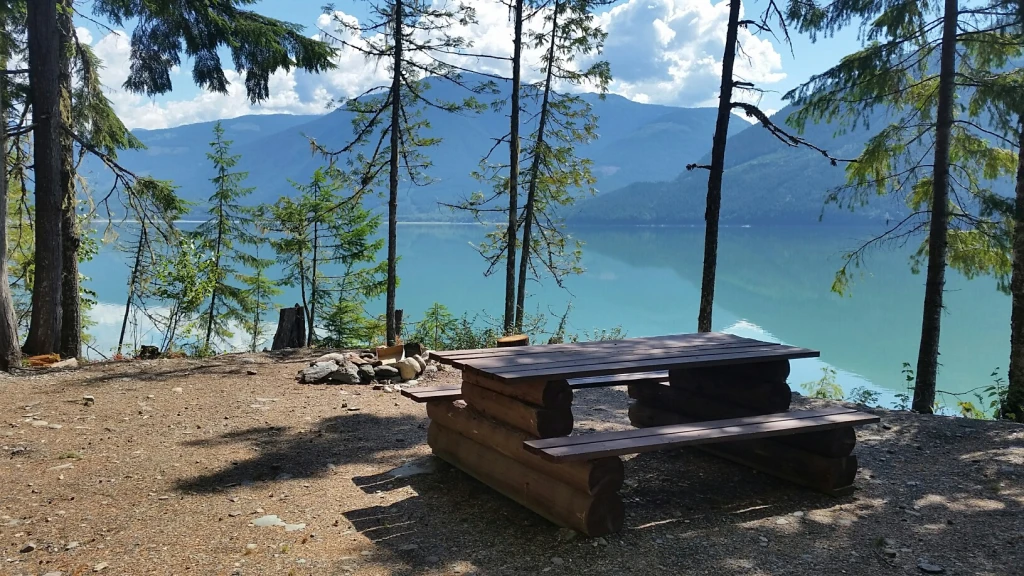 Photo: Recreation Sites and Trails BC. © Province of British Columbia, licensed under the Open Government Licence – British Columbia. Hadow Creek, photo 6