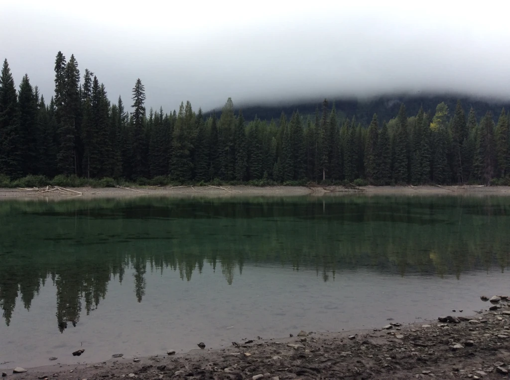 Photo: Recreation Sites and Trails BC. © Province of British Columbia, licensed under the Open Government Licence – British Columbia. Blue Lake, photo 2