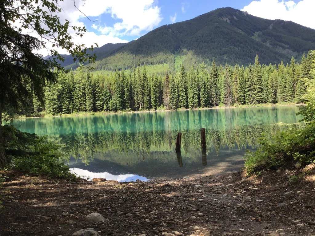 Photo: Recreation Sites and Trails BC. © Province of British Columbia, licensed under the Open Government Licence – British Columbia. Blue Lake