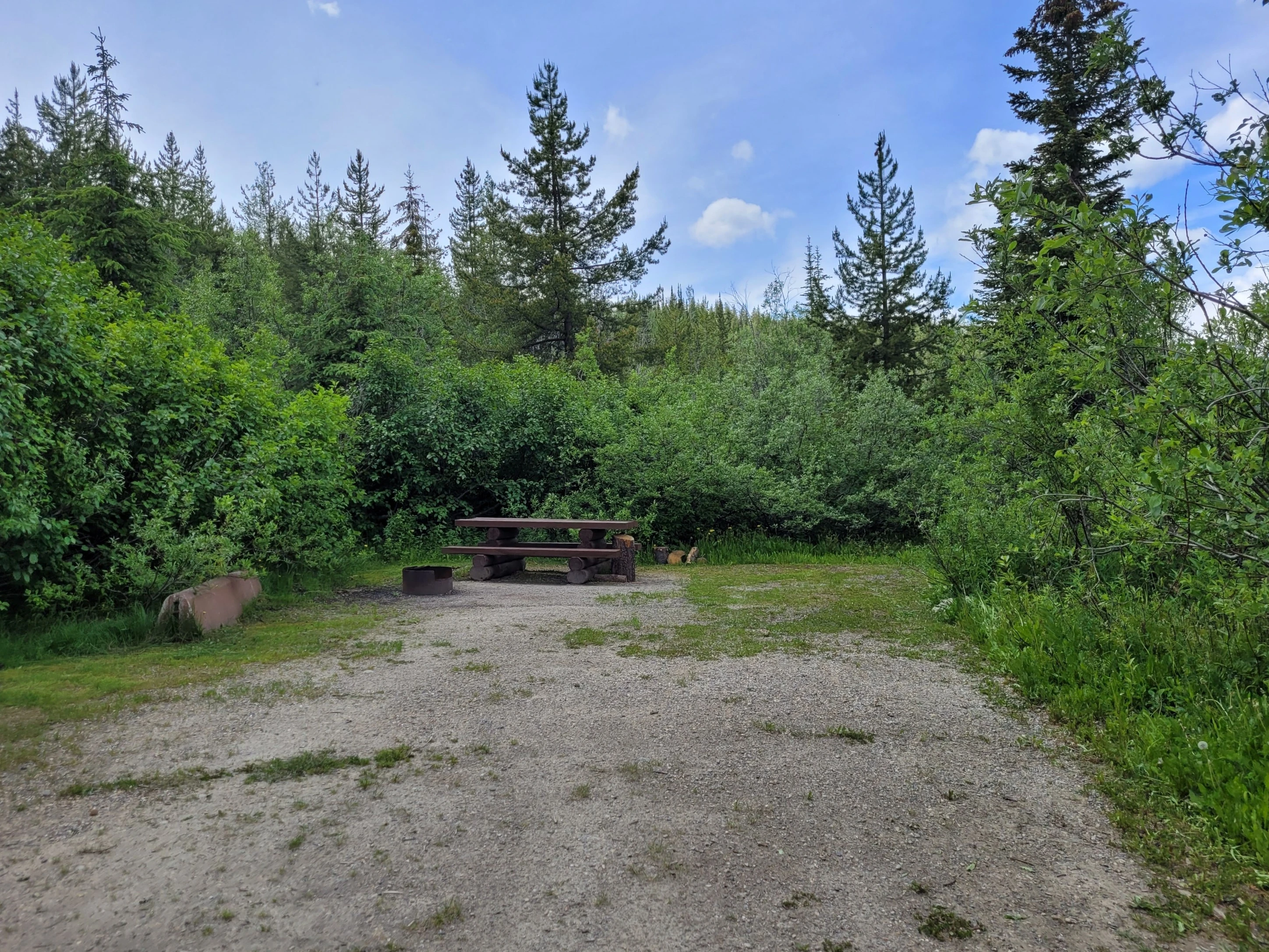 Photo: Recreation Sites and Trails BC. © Province of British Columbia, licensed under the Open Government Licence – British Columbia. Susan Lake, photo 3