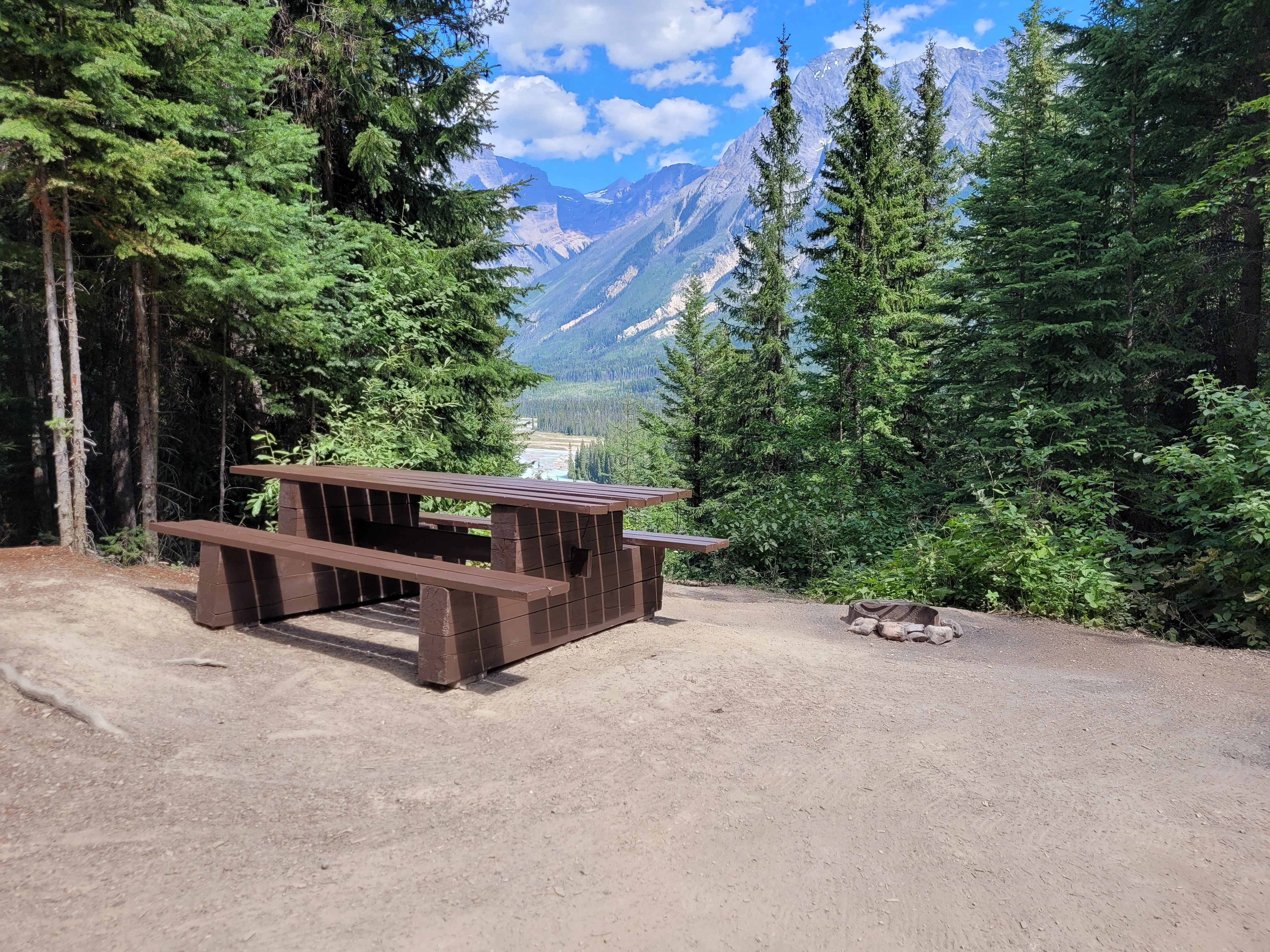 Photo: Recreation Sites and Trails BC. © Province of British Columbia, licensed under the Open Government Licence – British Columbia. Wapta Falls