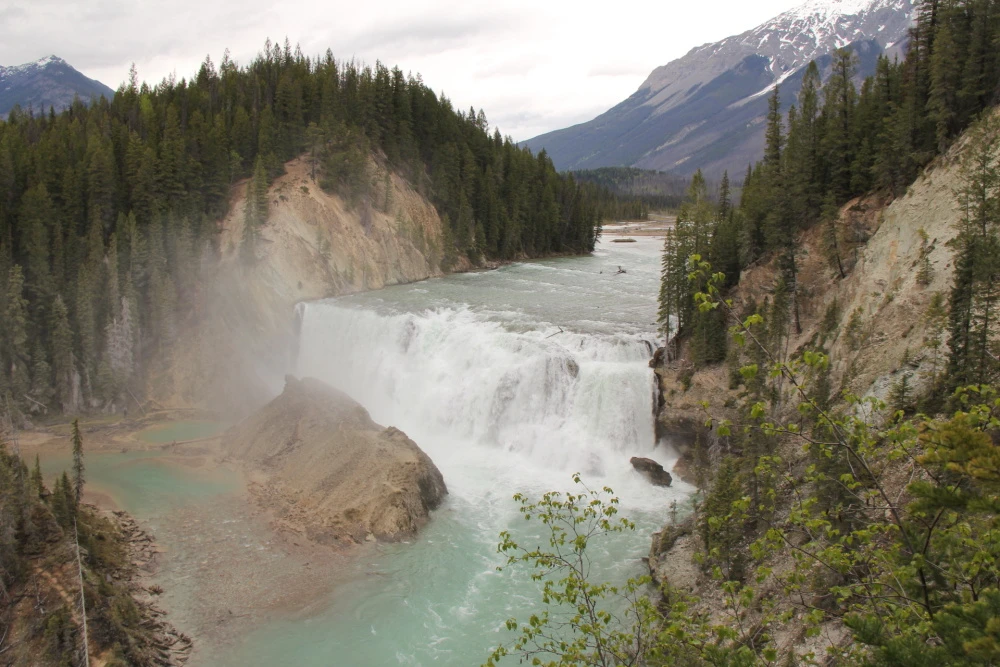 Photo: Recreation Sites and Trails BC. © Province of British Columbia, licensed under the Open Government Licence – British Columbia. Wapta Falls, photo 2
