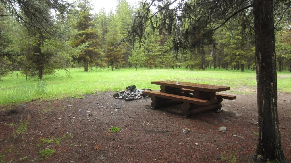 Photo: Recreation Sites and Trails BC. © Province of British Columbia, licensed under the Open Government Licence – British Columbia. Hart Creek, photo 3