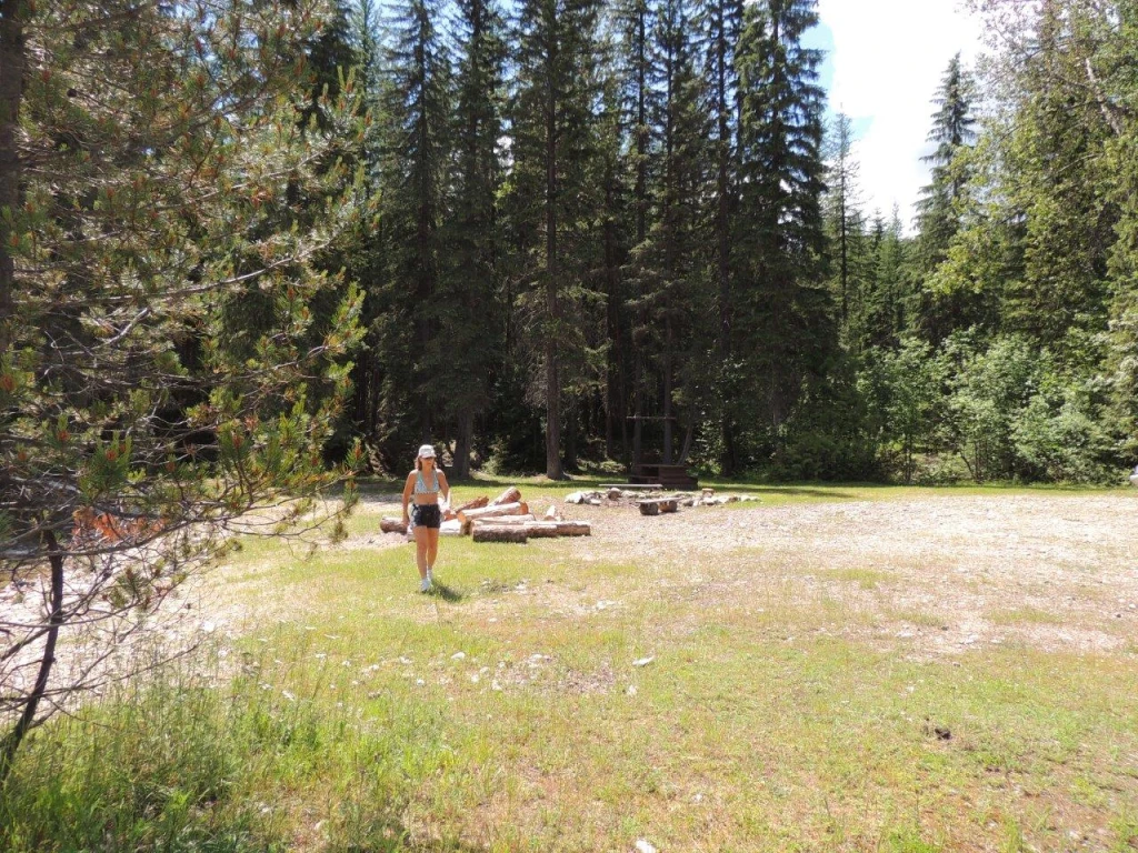 Photo: Recreation Sites and Trails BC. © Province of British Columbia, licensed under the Open Government Licence – British Columbia. Howe Creek