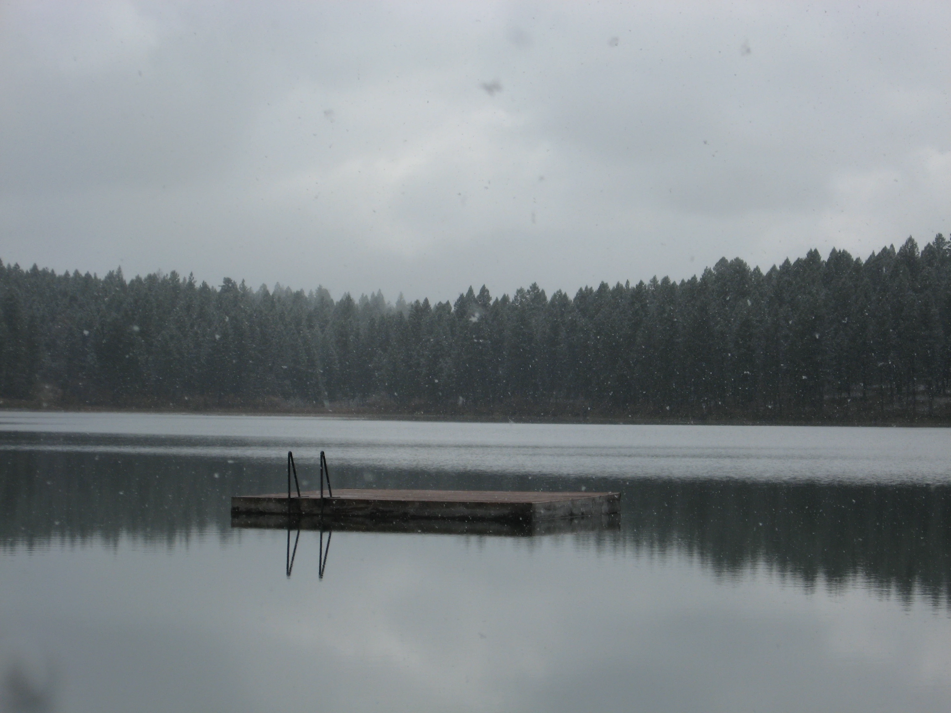 Photo: Recreation Sites and Trails BC. © Province of British Columbia, licensed under the Open Government Licence – British Columbia. Loon Lake