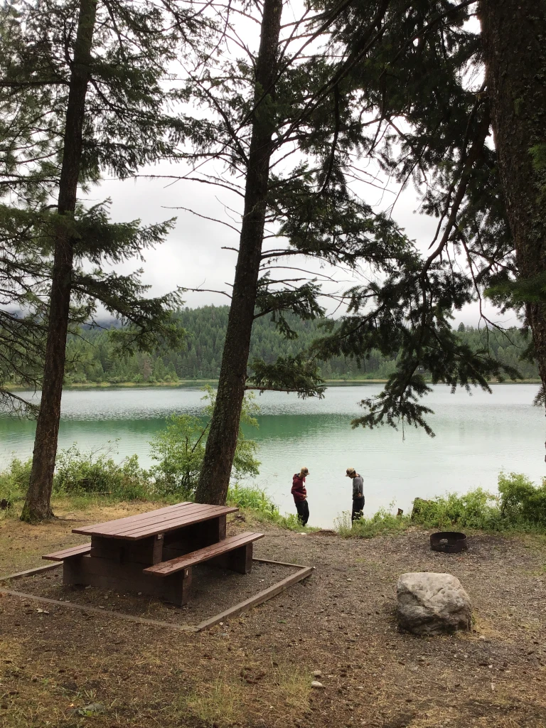 Photo: Recreation Sites and Trails BC. © Province of British Columbia, licensed under the Open Government Licence – British Columbia. Loon Lake, photo 4