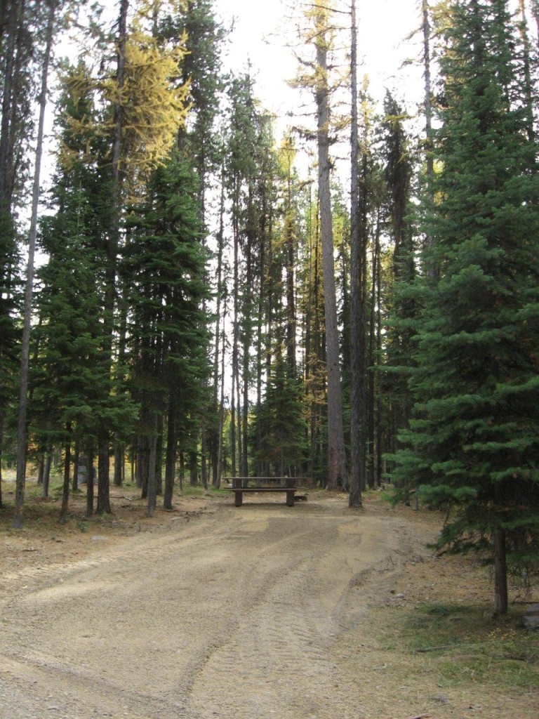 Photo: Recreation Sites and Trails BC. © Province of British Columbia, licensed under the Open Government Licence – British Columbia. Cherry Lake, photo 2