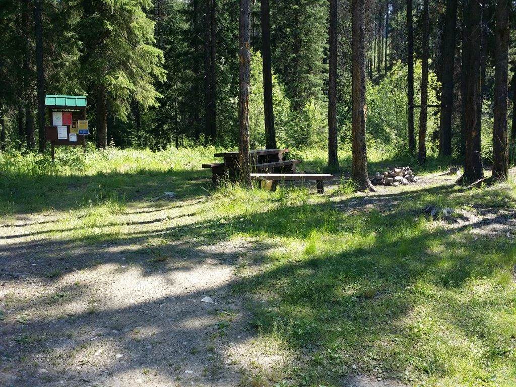 Photo: Recreation Sites and Trails BC. © Province of British Columbia, licensed under the Open Government Licence – British Columbia. Sandy Bend, photo 2