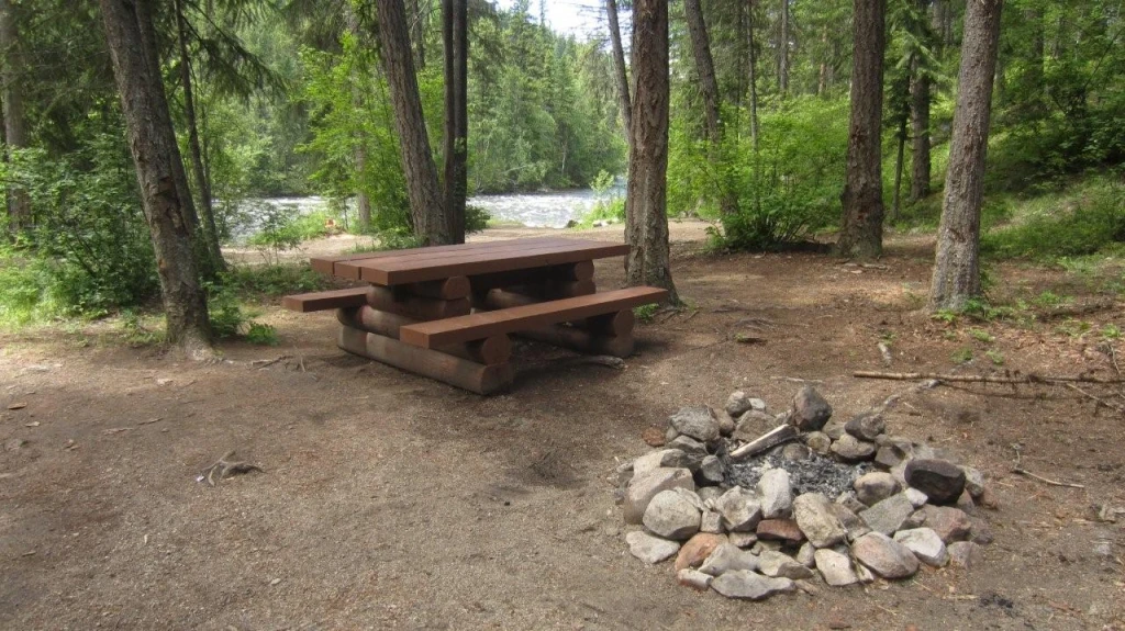 Photo: Recreation Sites and Trails BC. © Province of British Columbia, licensed under the Open Government Licence – British Columbia. Kettle Canyon / Kettle Bench, photo 3