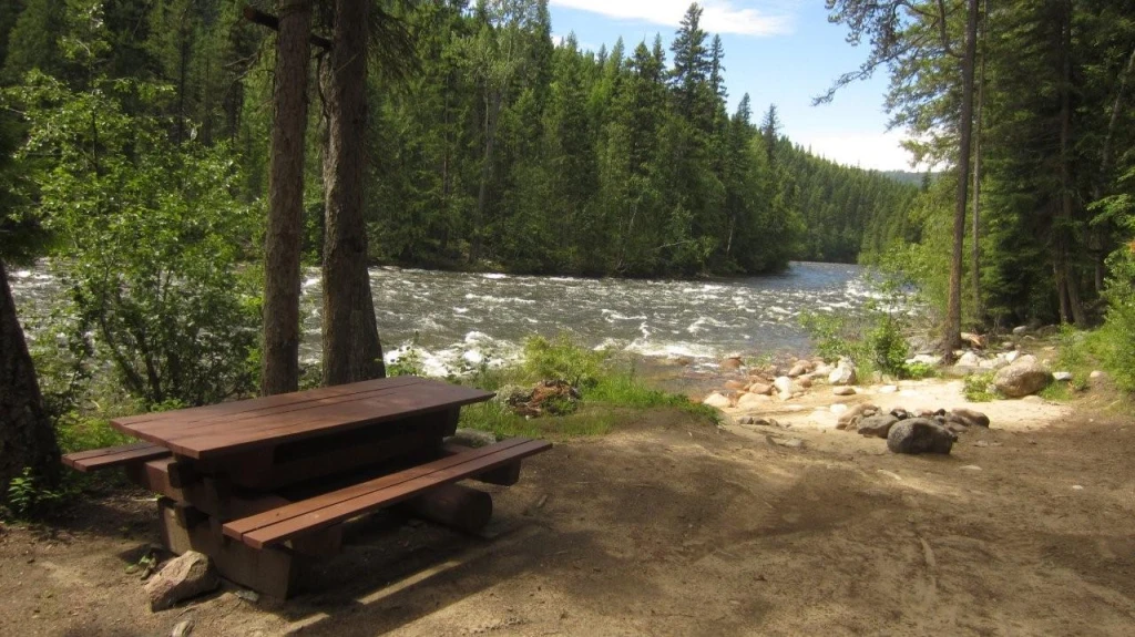 Photo: Recreation Sites and Trails BC. © Province of British Columbia, licensed under the Open Government Licence – British Columbia. Kettle Canyon / Kettle Bench
