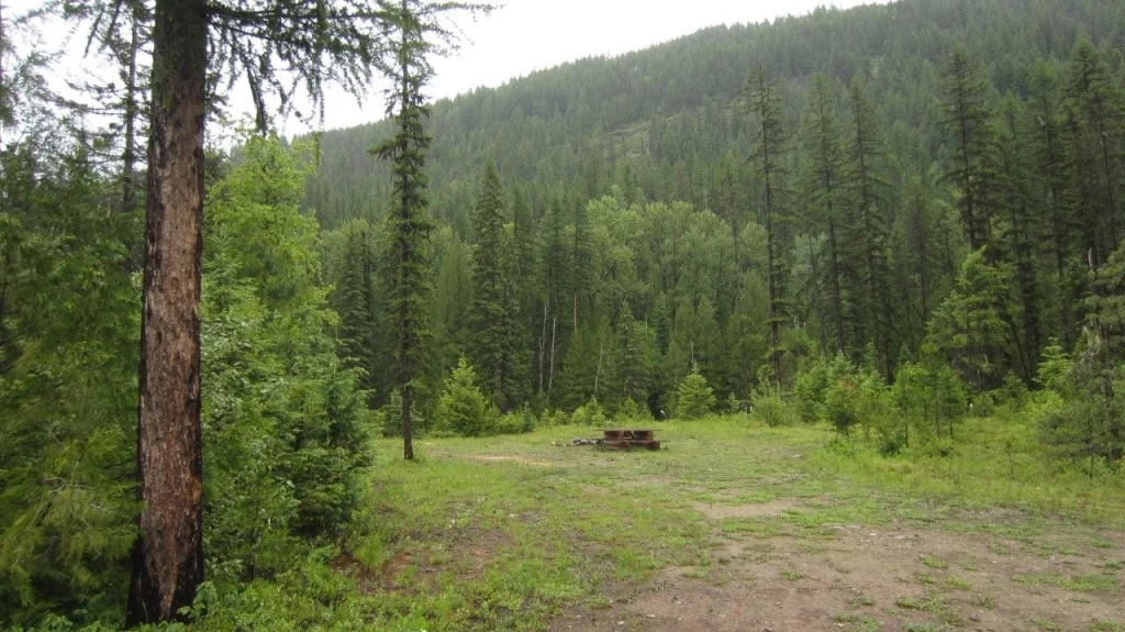 Photo: Recreation Sites and Trails BC. © Province of British Columbia, licensed under the Open Government Licence – British Columbia. Goat River Canyon, photo 3