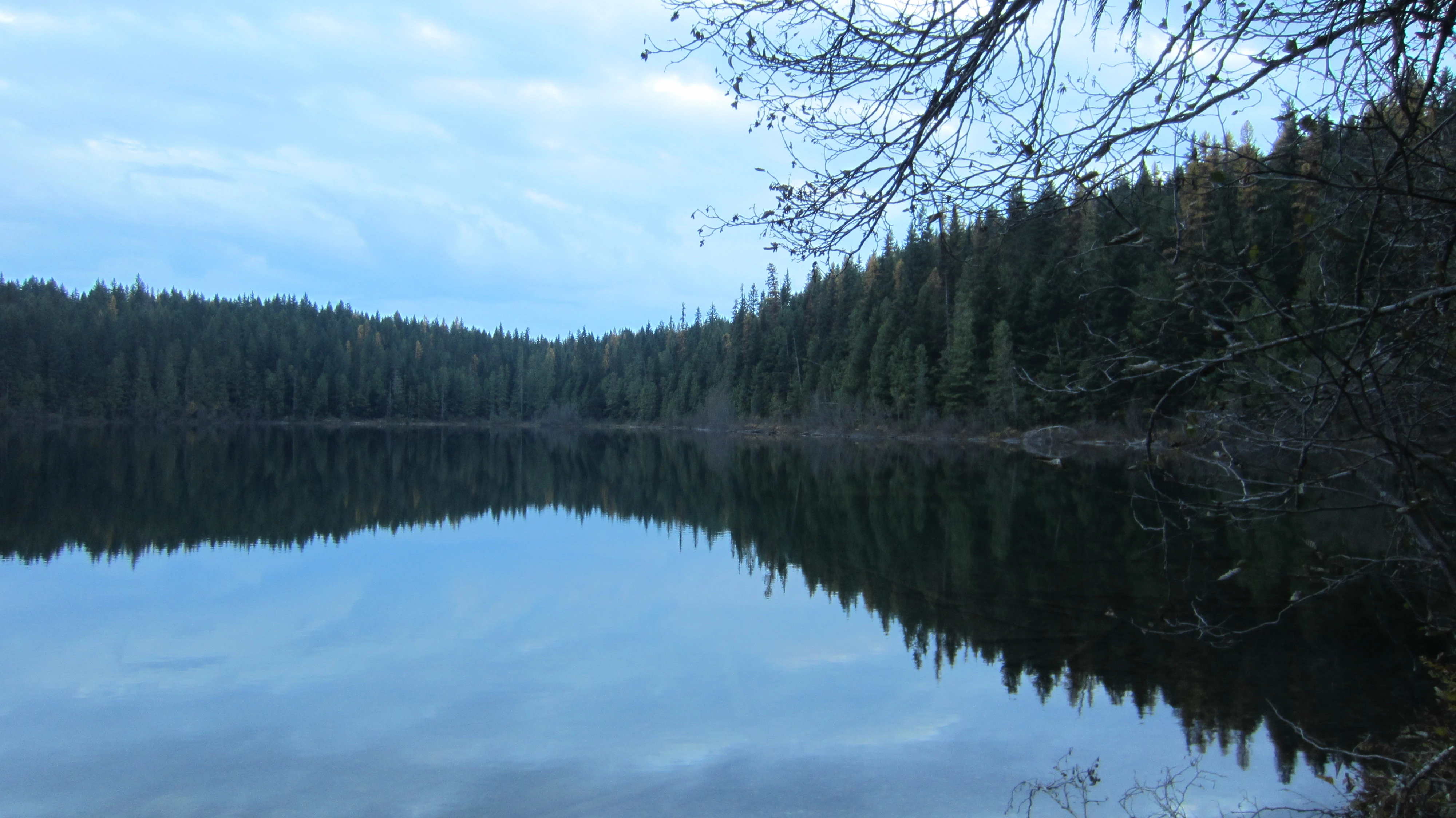 Photo: Recreation Sites and Trails BC. © Province of British Columbia, licensed under the Open Government Licence – British Columbia. Catherine Lake, photo 6
