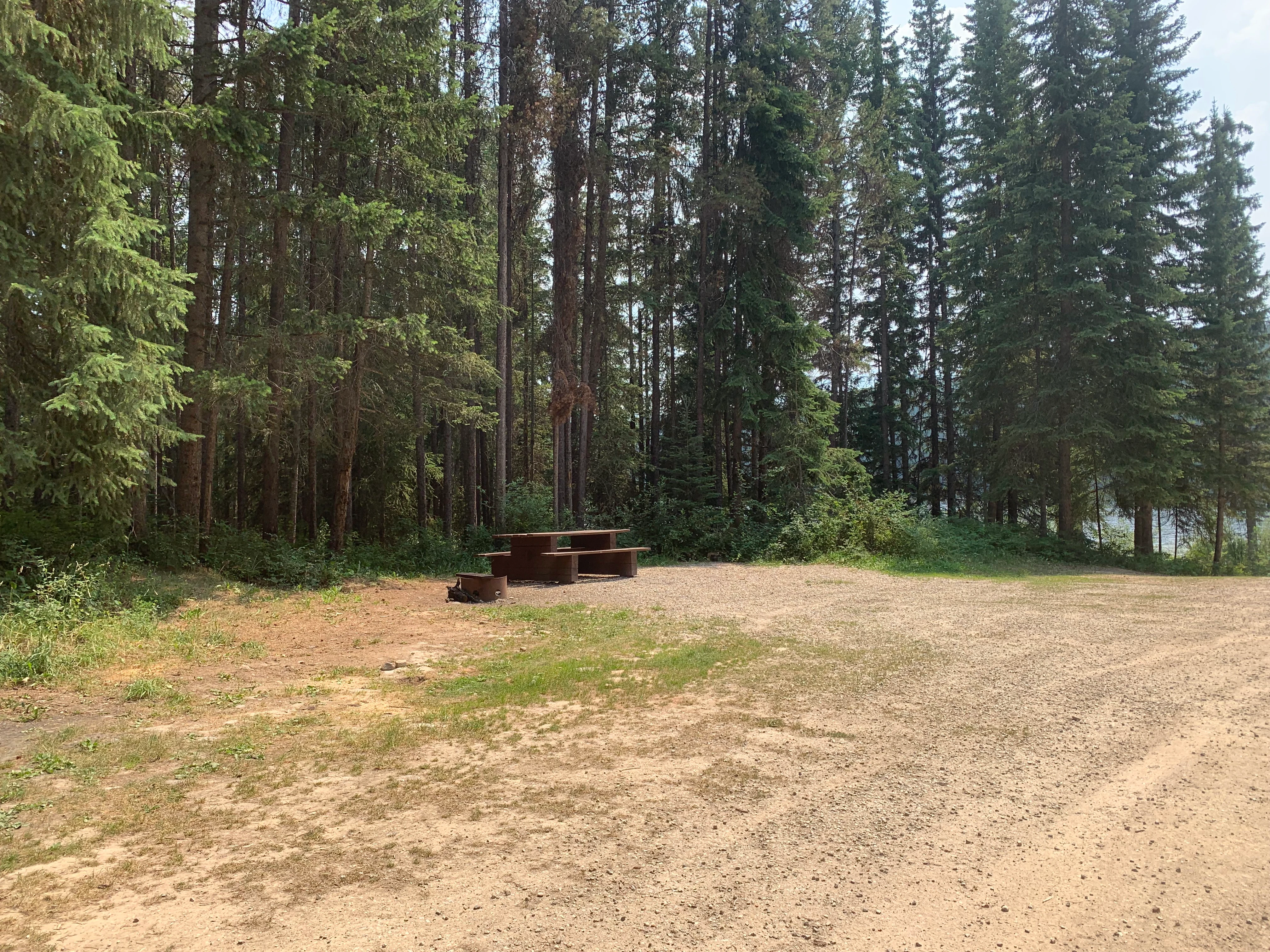 Photo: Recreation Sites and Trails BC. © Province of British Columbia, licensed under the Open Government Licence – British Columbia. Bittern Lake, photo 2