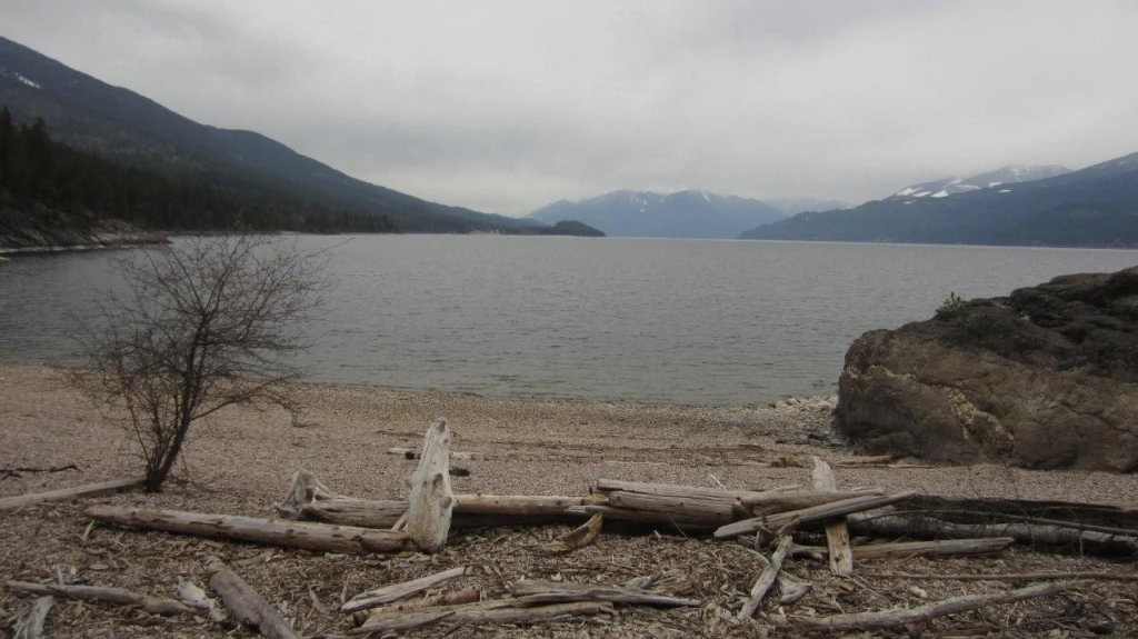 Photo: Recreation Sites and Trails BC. © Province of British Columbia, licensed under the Open Government Licence – British Columbia. Pebble Beach, photo 9
