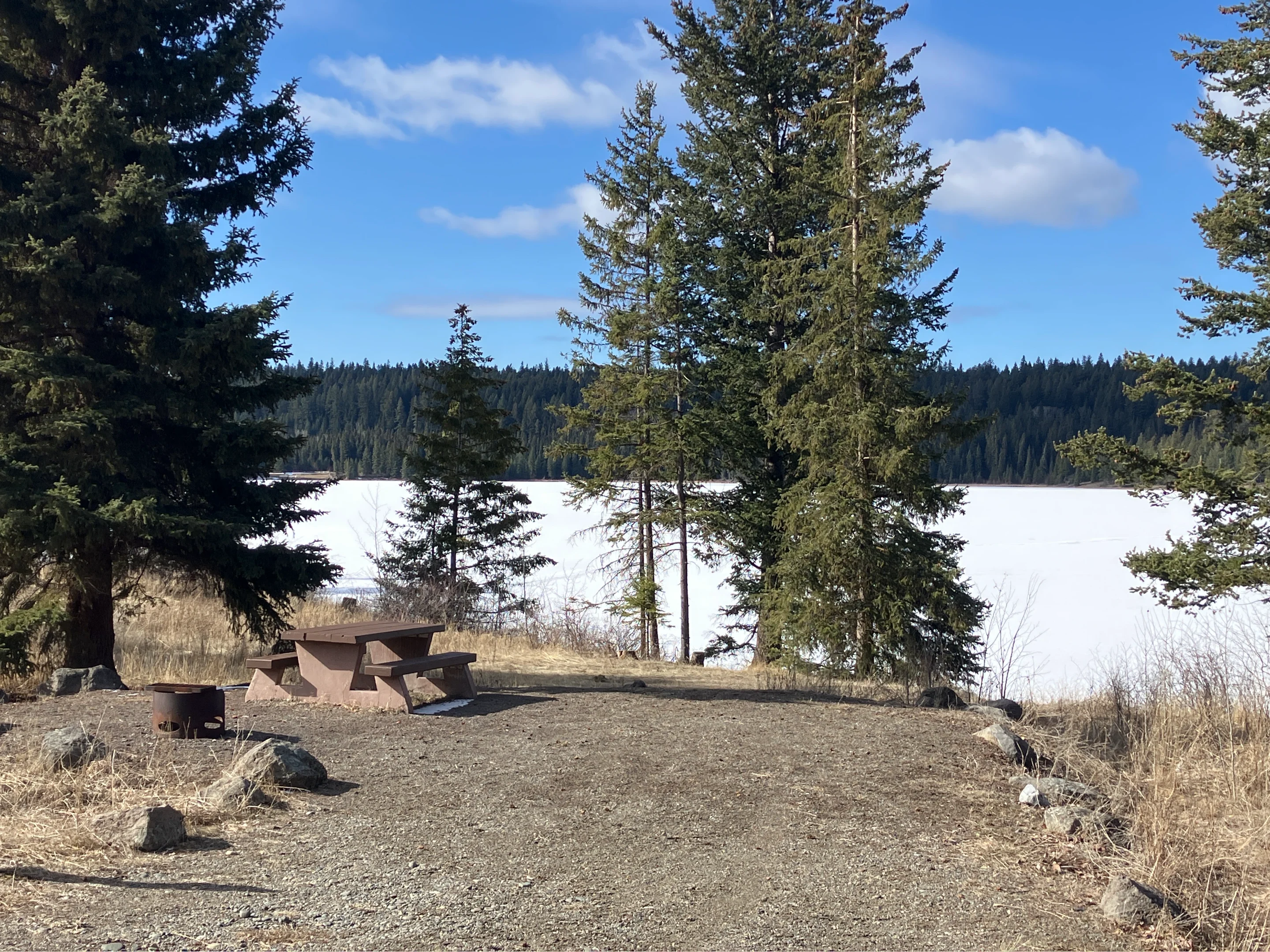 Photo: Recreation Sites and Trails BC. © Province of British Columbia, licensed under the Open Government Licence – British Columbia. Felker Lake, photo 3