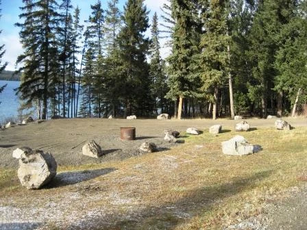 Photo: Recreation Sites and Trails BC. © Province of British Columbia, licensed under the Open Government Licence – British Columbia. Felker Lake