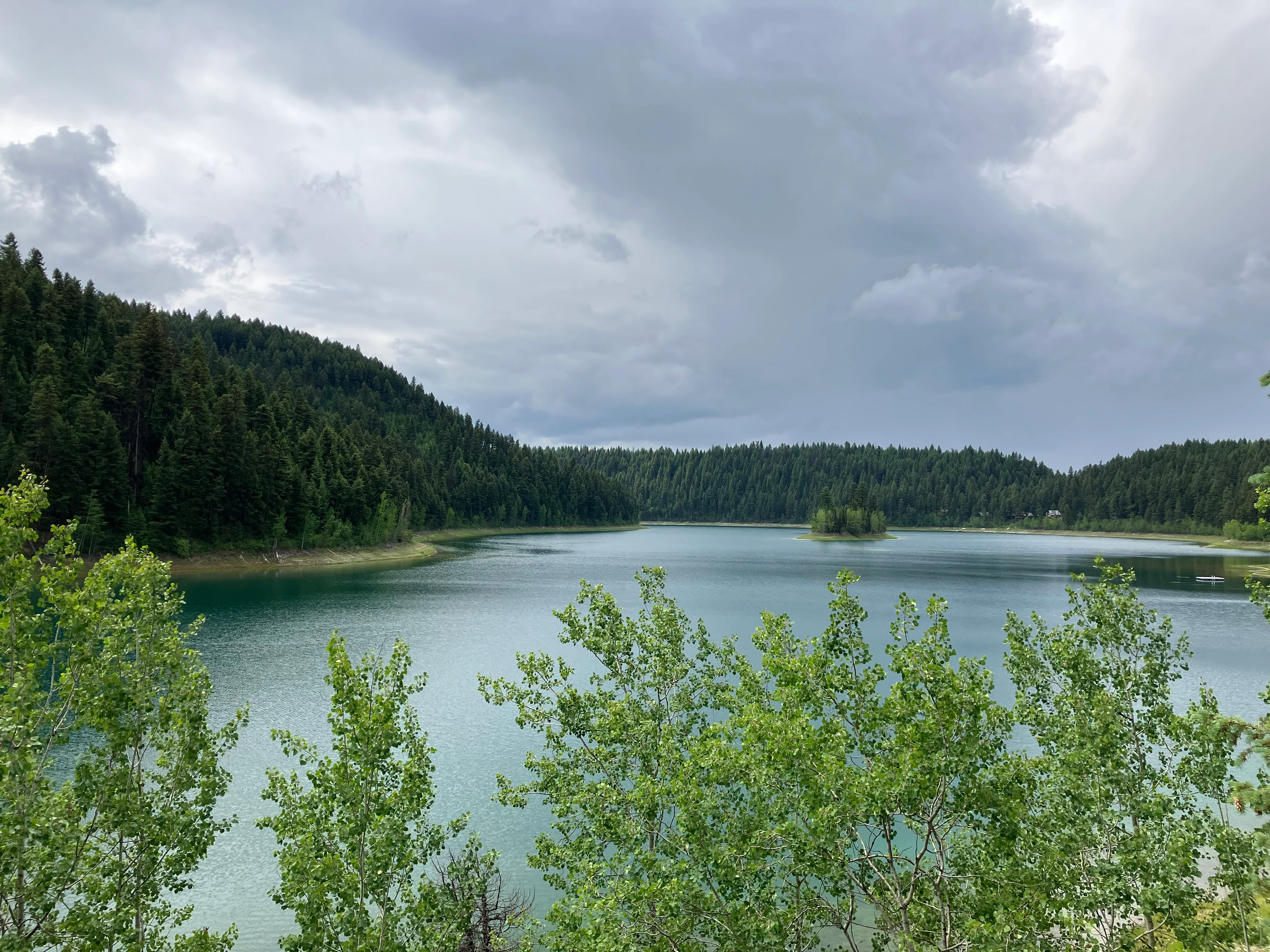 Photo: Recreation Sites and Trails BC. © Province of British Columbia, licensed under the Open Government Licence – British Columbia. Blue Lake North, photo 2