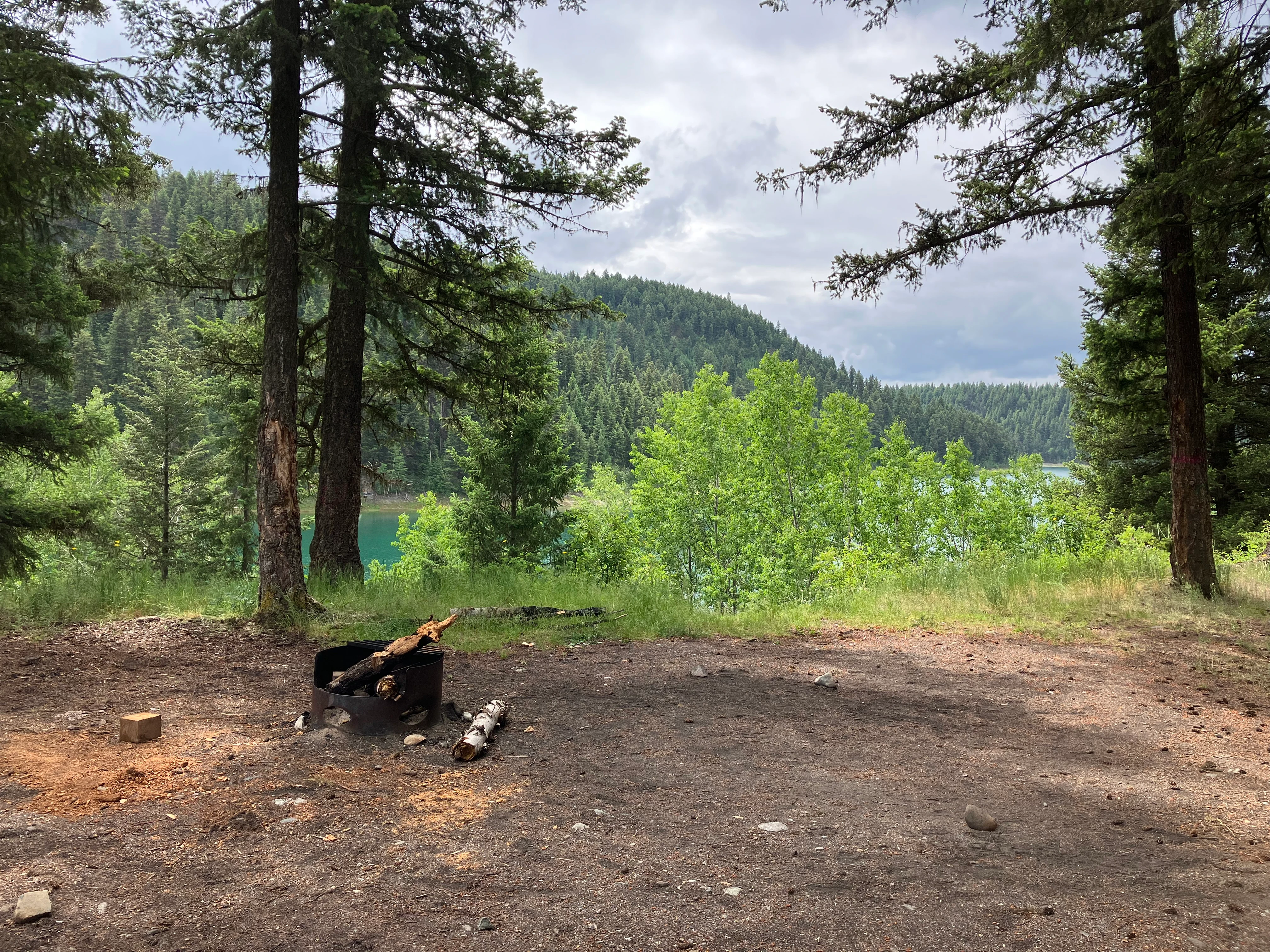 Photo: Recreation Sites and Trails BC. © Province of British Columbia, licensed under the Open Government Licence – British Columbia. Blue Lake North, photo 4