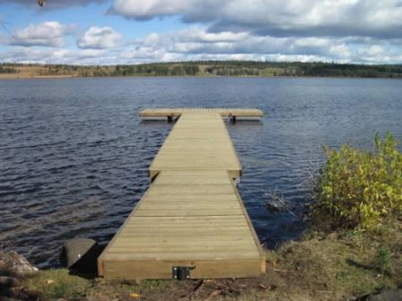 Photo: Recreation Sites and Trails BC. © Province of British Columbia, licensed under the Open Government Licence – British Columbia. Dugan Lake, photo 7