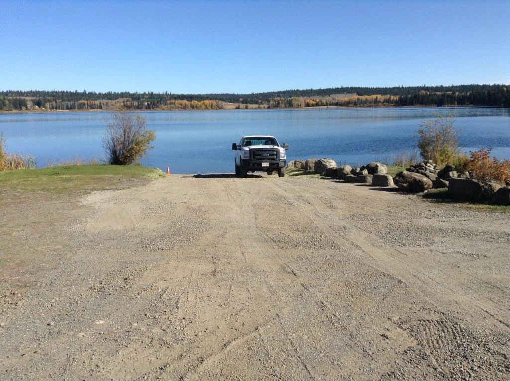 Photo: Recreation Sites and Trails BC. © Province of British Columbia, licensed under the Open Government Licence – British Columbia. Dugan Lake, photo 8