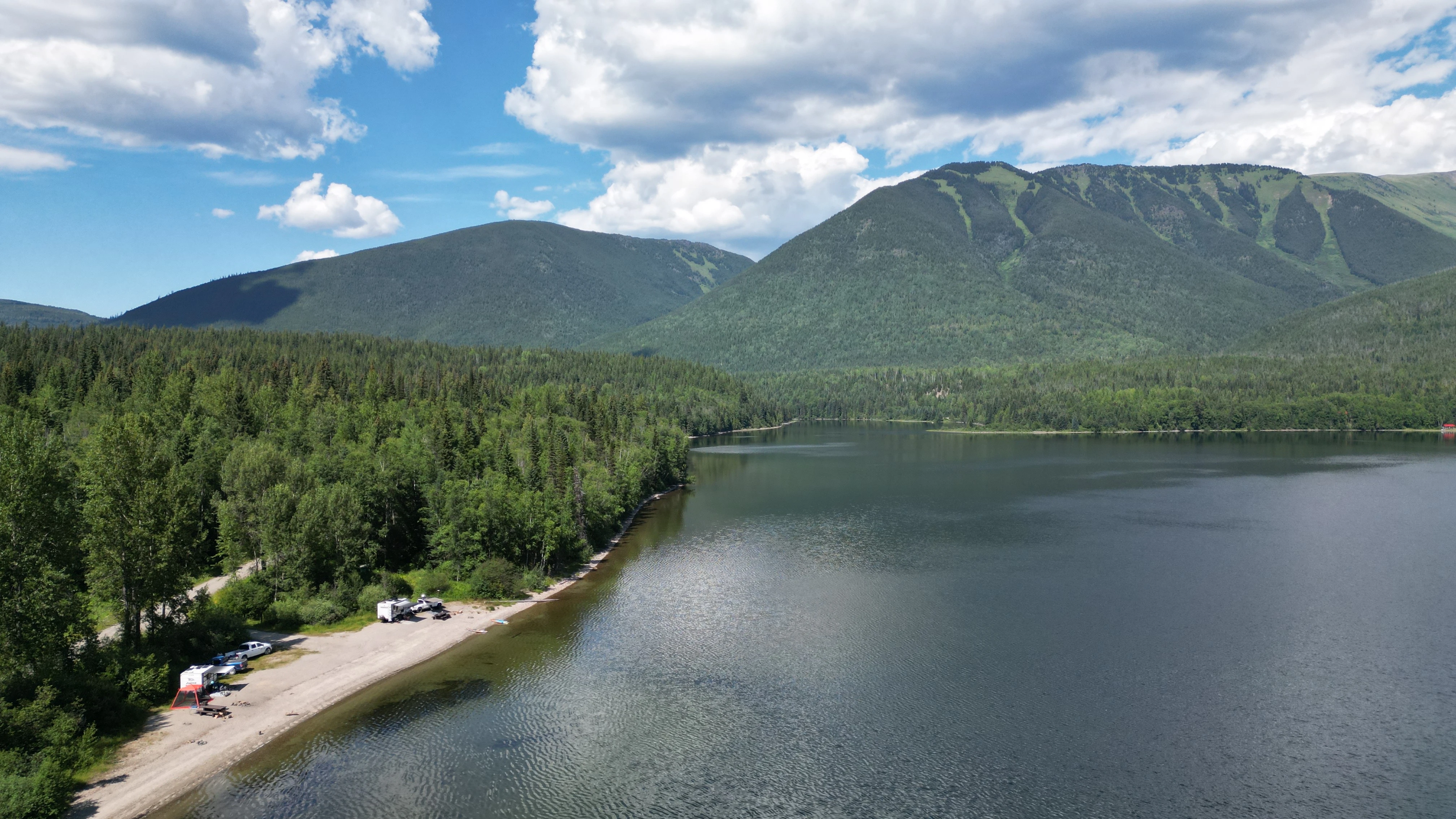 Photo: Recreation Sites and Trails BC. © Province of British Columbia, licensed under the Open Government Licence – British Columbia. Crooked Lake South, photo 4
