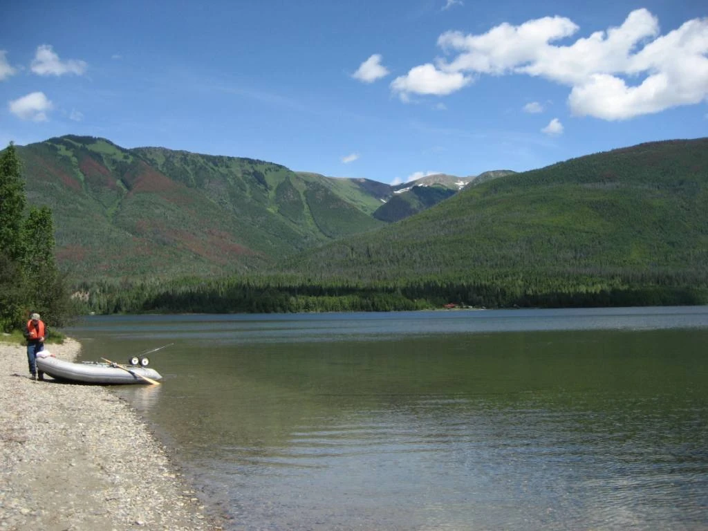 Photo: Recreation Sites and Trails BC. © Province of British Columbia, licensed under the Open Government Licence – British Columbia. Crooked Lake South, photo 6