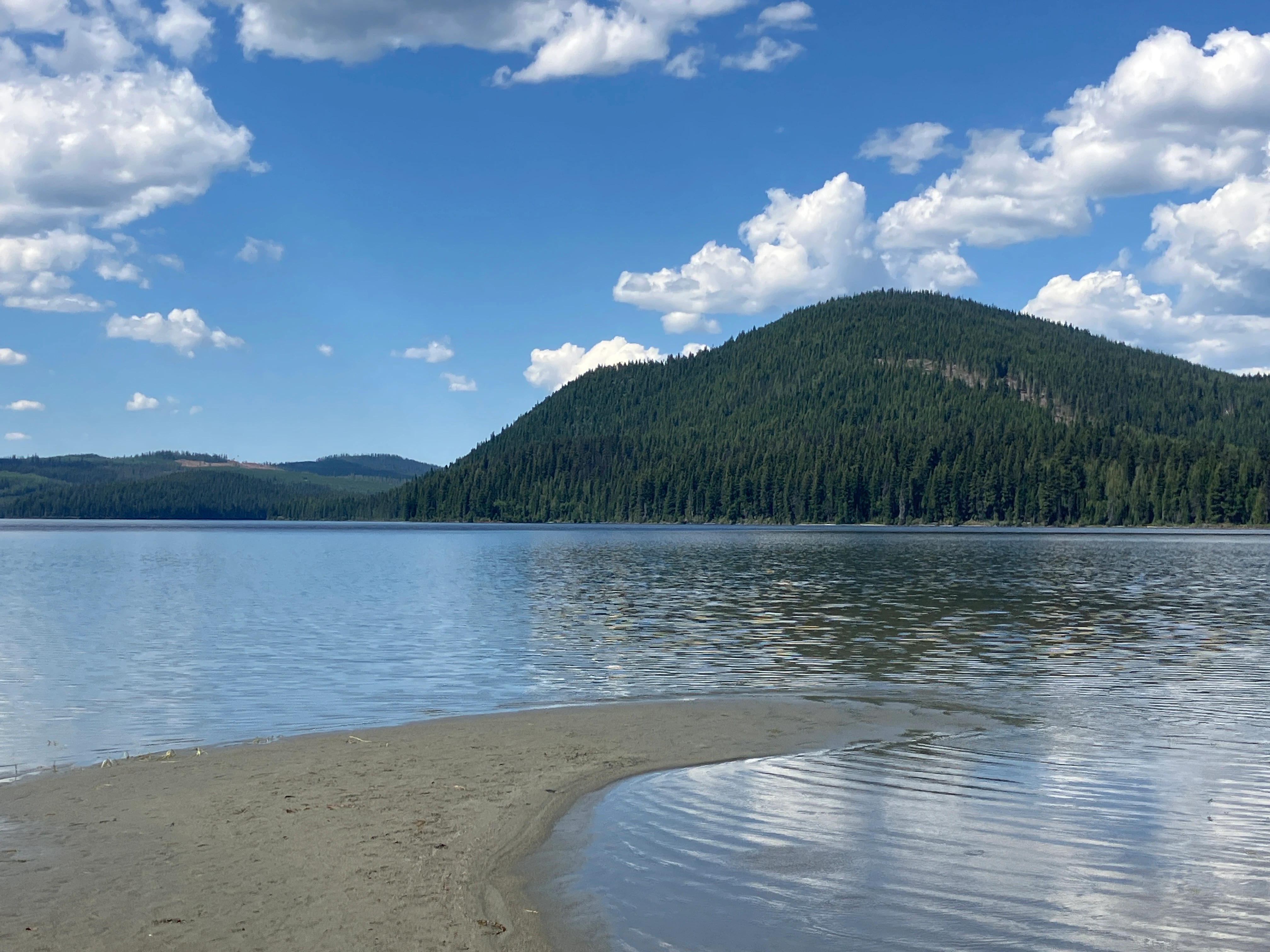 Photo: Recreation Sites and Trails BC. © Province of British Columbia, licensed under the Open Government Licence – British Columbia. Bosk Lake North, photo 8