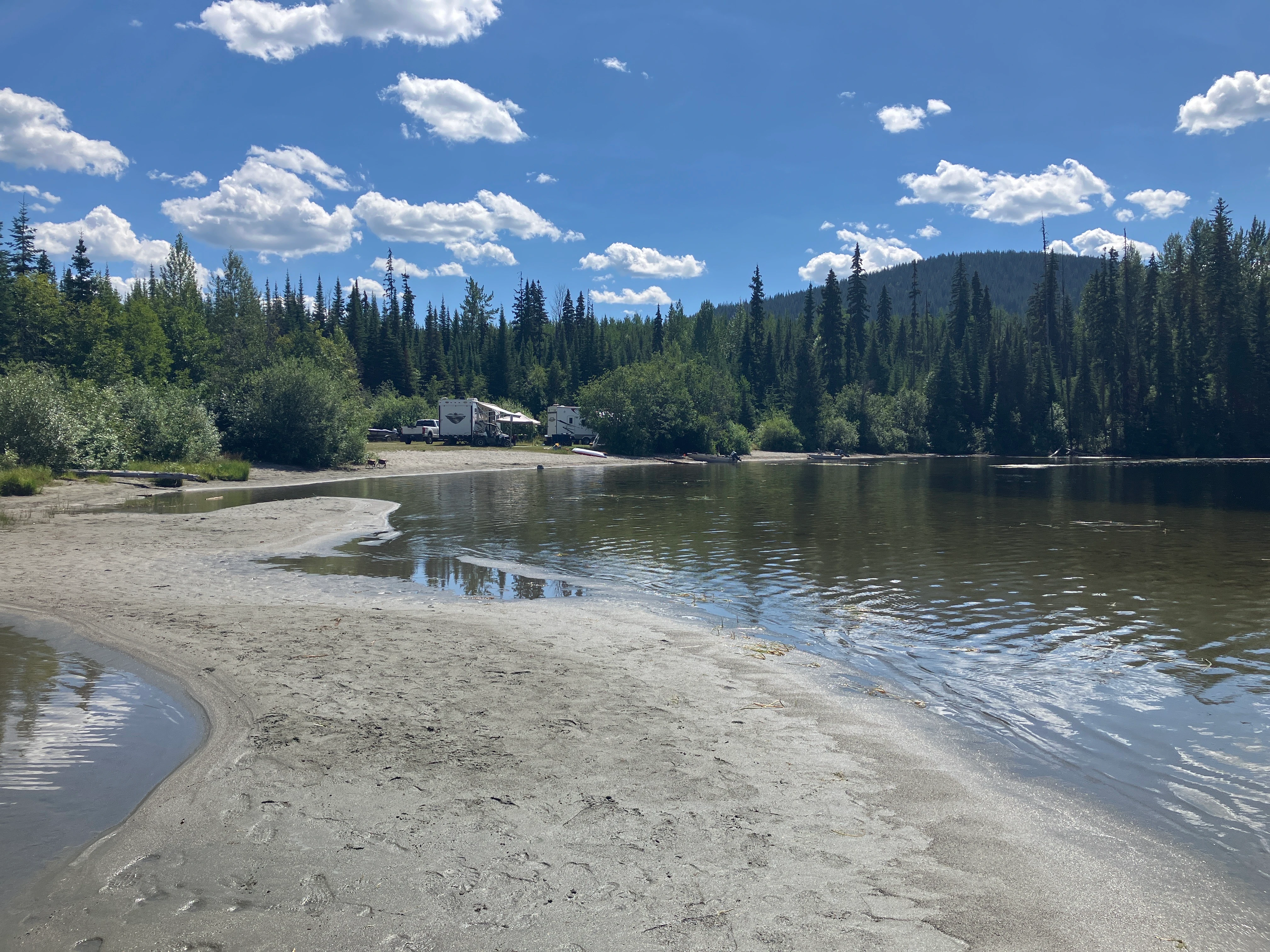 Photo: Recreation Sites and Trails BC. © Province of British Columbia, licensed under the Open Government Licence – British Columbia. Bosk Lake North, photo 9