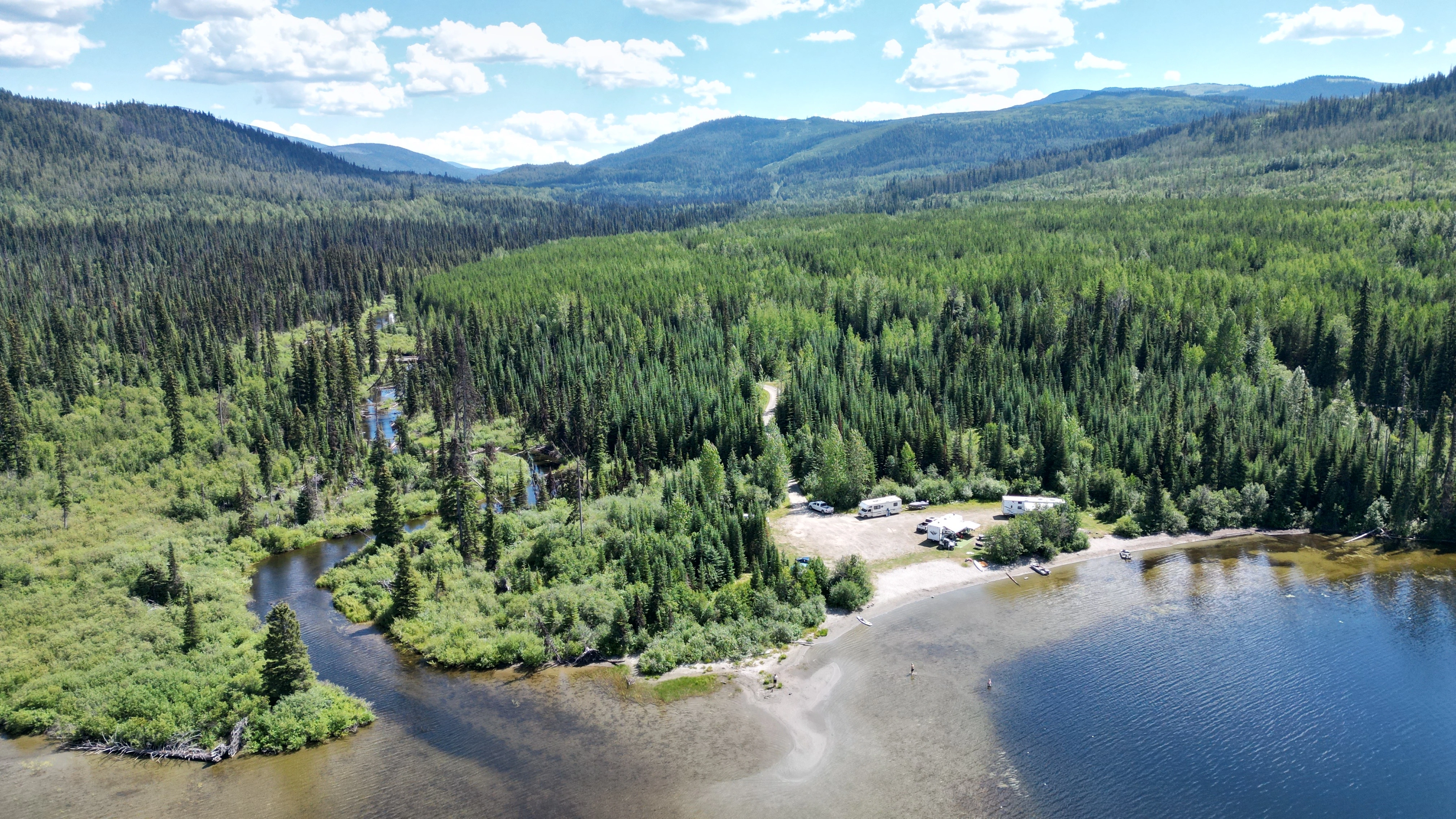 Photo: Recreation Sites and Trails BC. © Province of British Columbia, licensed under the Open Government Licence – British Columbia. Bosk Lake North, photo 3