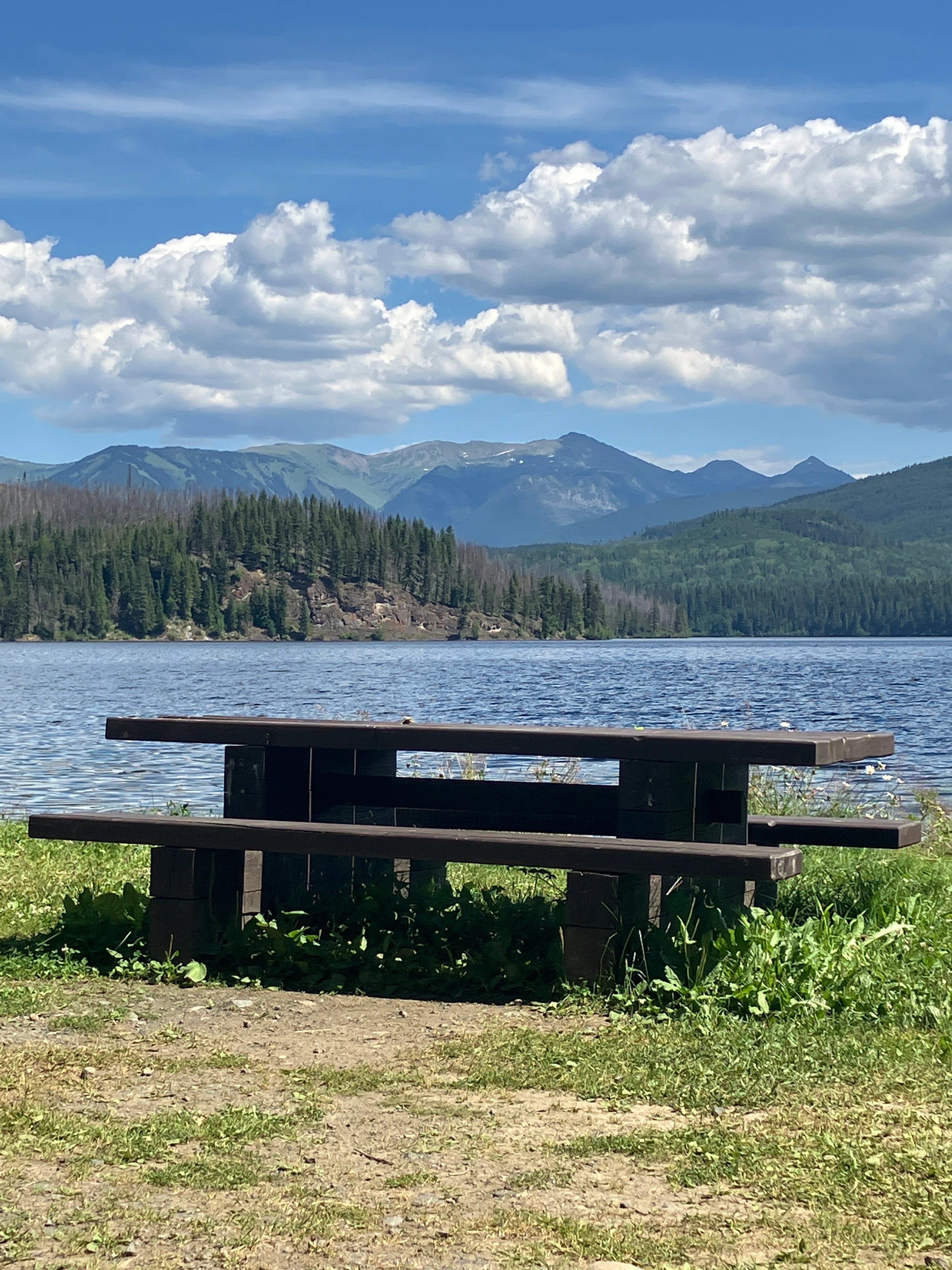 Photo: Recreation Sites and Trails BC. © Province of British Columbia, licensed under the Open Government Licence – British Columbia. Elbow Lake, photo 8
