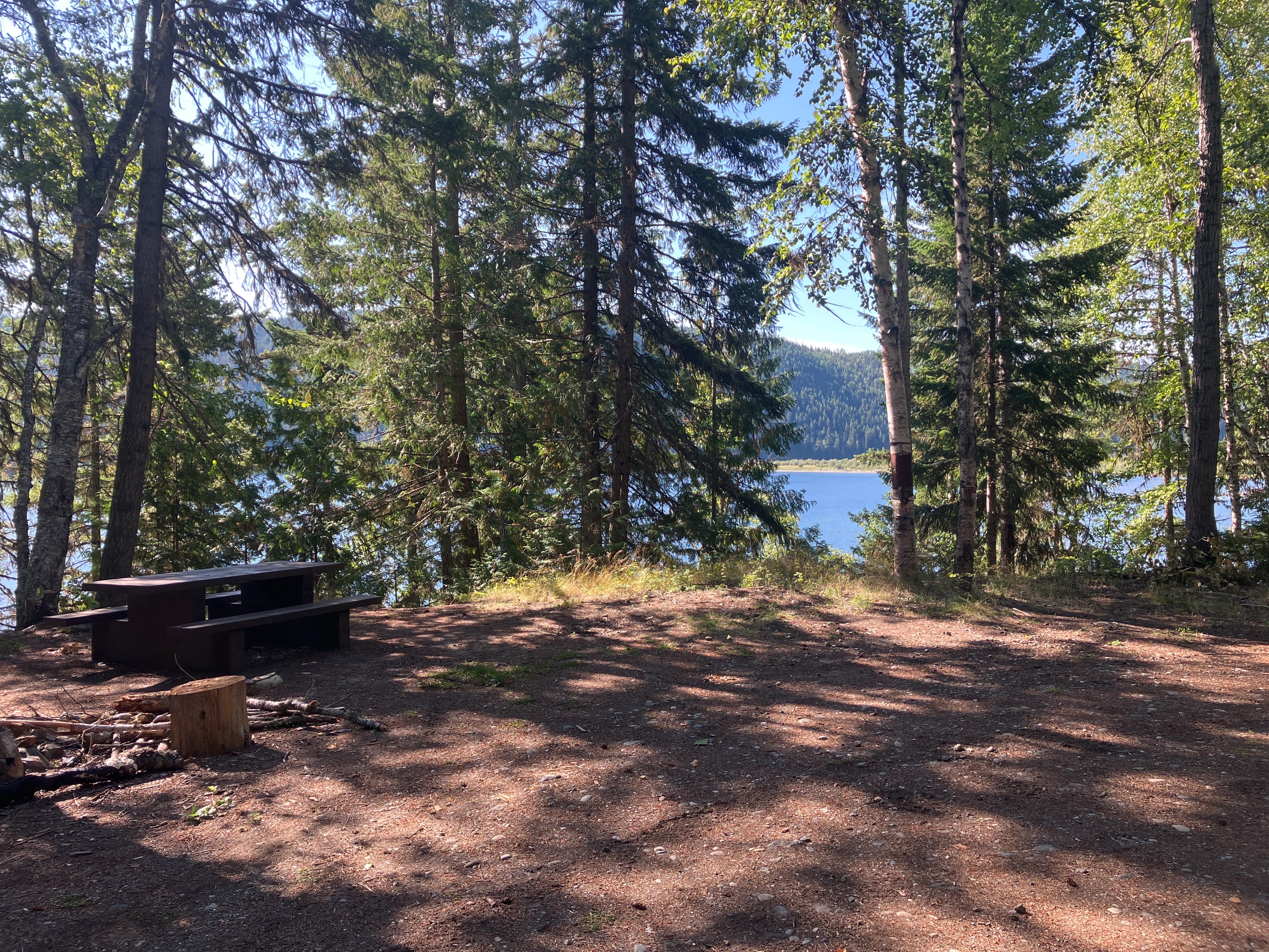 Photo: Recreation Sites and Trails BC. © Province of British Columbia, licensed under the Open Government Licence – British Columbia. Horsefly Bay, photo 2