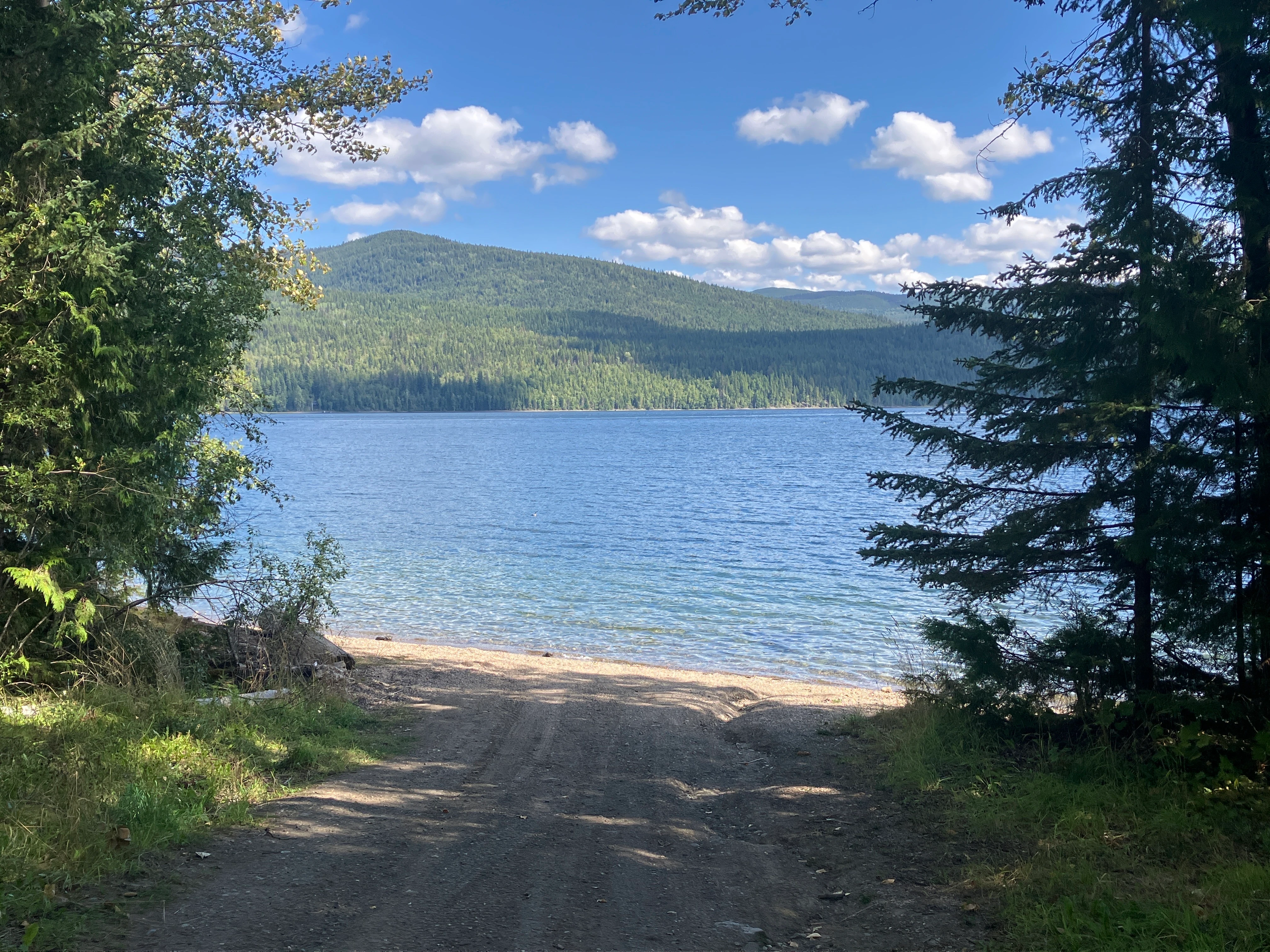 Photo: Recreation Sites and Trails BC. © Province of British Columbia, licensed under the Open Government Licence – British Columbia. Mitchell Bay, photo 9
